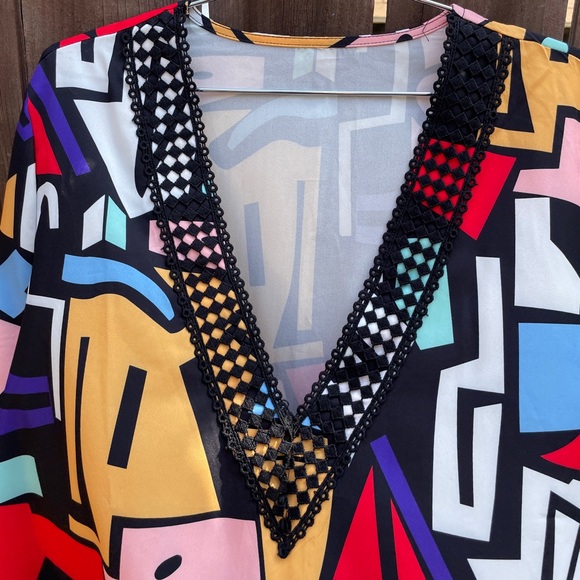 NO BRAND | Women’s Colorful Geometric Blouse - Picture 3 of 5